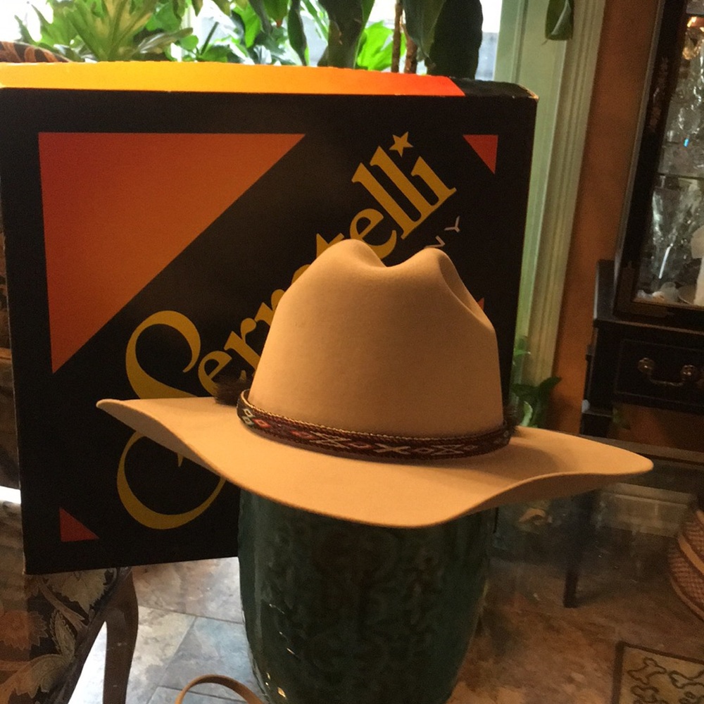 Men’s western hat—Serratelli